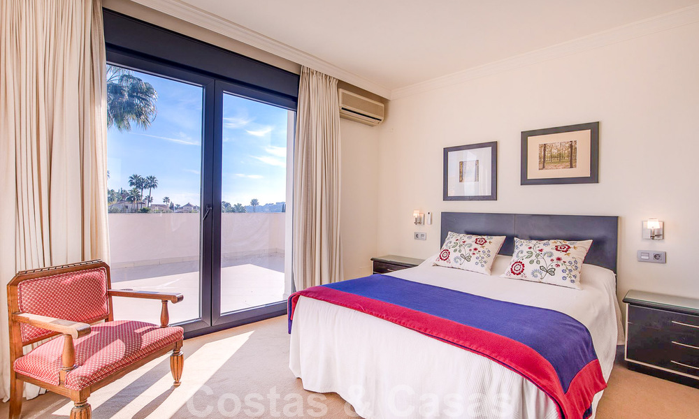 Villa de luxe espagnole à vendre avec architecture méditerranéenne située au cœur de la vallée du golf de Nueva Andalucia à Marbella 50669