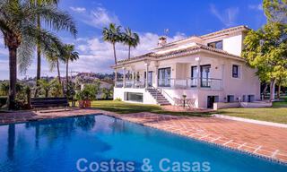Villa de luxe espagnole à vendre avec architecture méditerranéenne située au cœur de la vallée du golf de Nueva Andalucia à Marbella 50674 