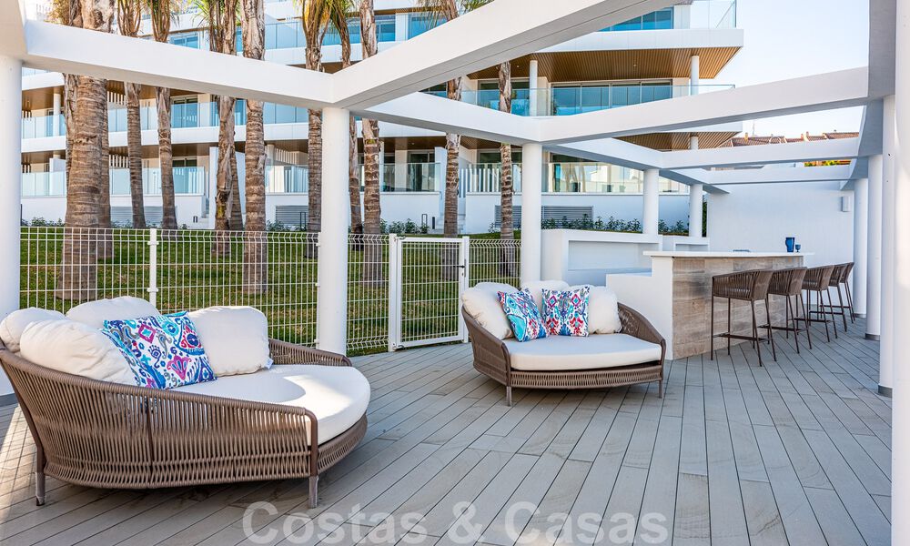 Spacieux penthouse à vendre, prêt à être emménagé, avec piscine privée et vue panoramique sur le golf et la mer, à proximité d'un club de golf très prisé à La Cala, Mijas 50472