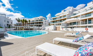 Spacieux penthouse à vendre, prêt à être emménagé, avec piscine privée et vue panoramique sur le golf et la mer, à proximité d'un club de golf très prisé à La Cala, Mijas 50480 