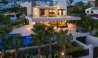 Villa de style moderne et sophistiqué à vendre dans une communauté fermée de la vallée du golf de Nueva Andalucia, Marbella 50609 