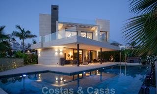 Villa de style moderne et sophistiqué à vendre dans une communauté fermée de la vallée du golf de Nueva Andalucia, Marbella 50631 
