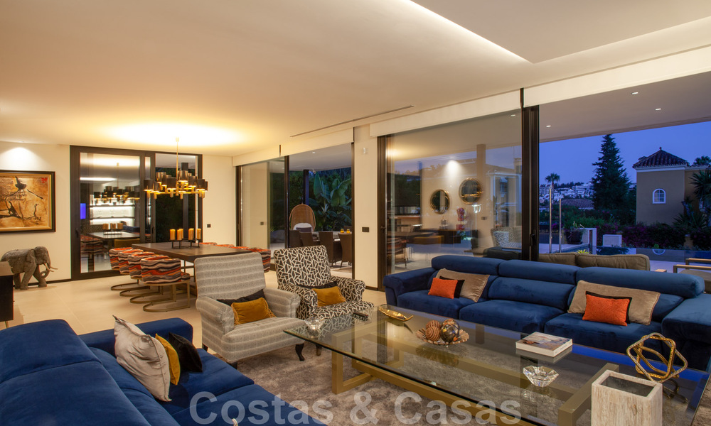 Villa de style moderne et sophistiqué à vendre dans une communauté fermée de la vallée du golf de Nueva Andalucia, Marbella 50632