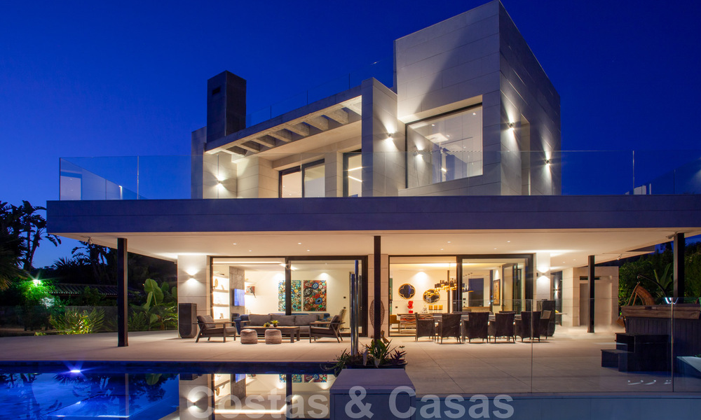 Villa de style moderne et sophistiqué à vendre dans une communauté fermée de la vallée du golf de Nueva Andalucia, Marbella 50641