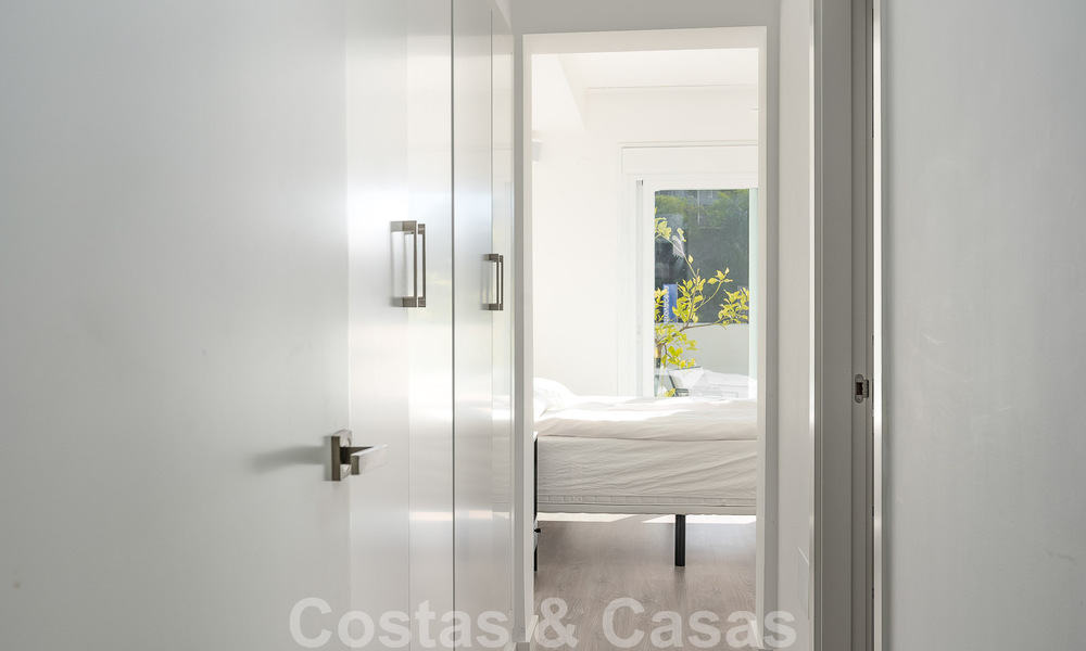 Spacieux appartement à vendre avec de grandes terrasses et une vue imprenable sur la mer à Benahavis - Marbella 50686