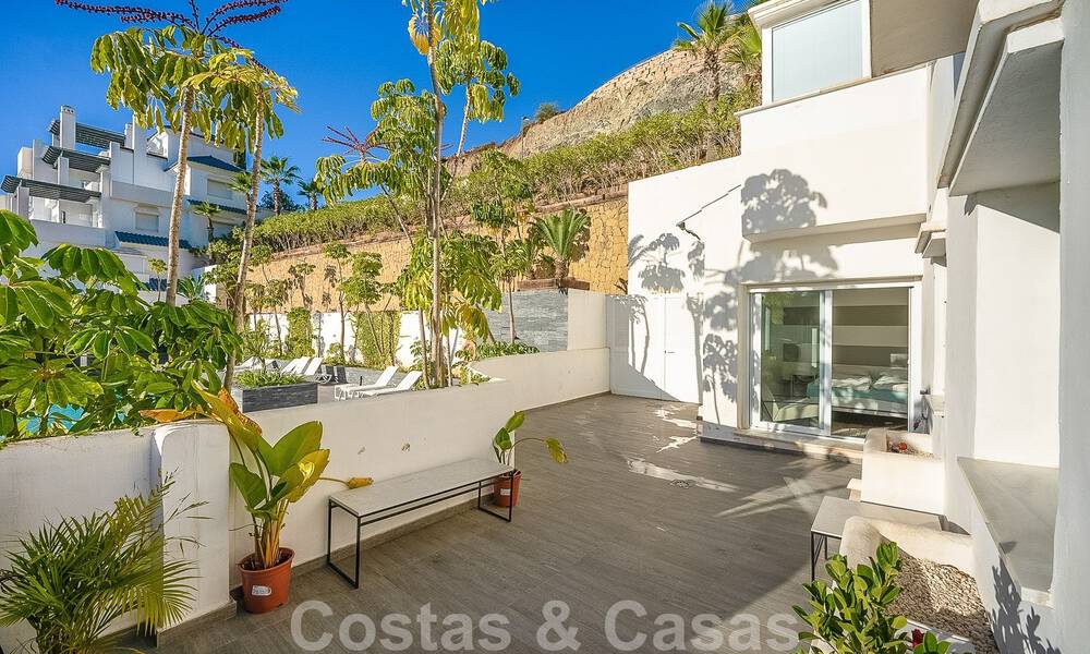 Spacieux appartement à vendre avec de grandes terrasses et une vue imprenable sur la mer à Benahavis - Marbella 50698