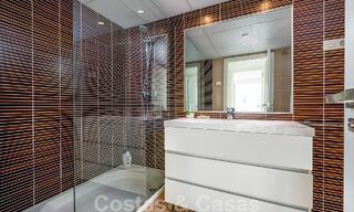 Spacieux appartement à vendre avec de grandes terrasses et une vue imprenable sur la mer à Benahavis - Marbella 50707 