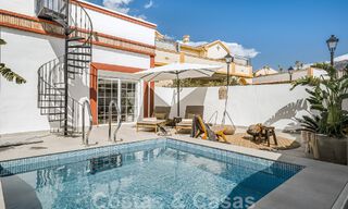 Villa récemment rénovée à vendre, avec vue panoramique sur la mer, située dans le quartier recherché de Nueva Andalucia, Marbella 51345 