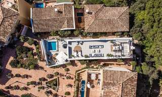 Villa récemment rénovée à vendre, avec vue panoramique sur la mer, située dans le quartier recherché de Nueva Andalucia, Marbella 51349 