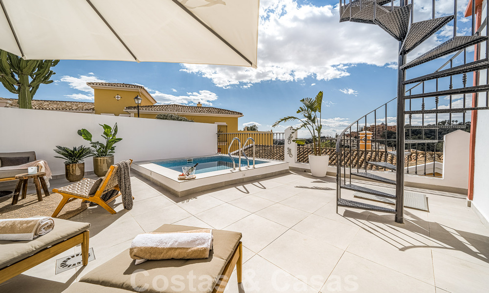 Villa récemment rénovée à vendre, avec vue panoramique sur la mer, située dans le quartier recherché de Nueva Andalucia, Marbella 51353