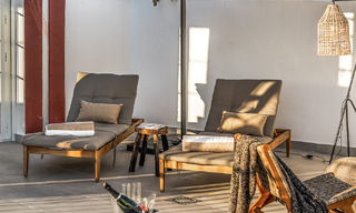 Villa récemment rénovée à vendre, avec vue panoramique sur la mer, située dans le quartier recherché de Nueva Andalucia, Marbella 51361 