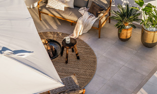 Villa récemment rénovée à vendre, avec vue panoramique sur la mer, située dans le quartier recherché de Nueva Andalucia, Marbella 51363 