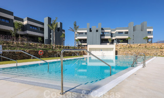 Appartement moderne de 3 chambres à coucher, prêt à être emménagé, à vendre dans un complexe golfique sur le nouveau Golden Mile, entre Marbella et Estepona 50784 