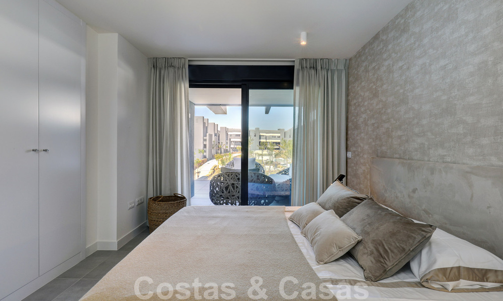 Appartement moderne de 3 chambres à coucher, prêt à être emménagé, à vendre dans un complexe golfique sur le nouveau Golden Mile, entre Marbella et Estepona 50789