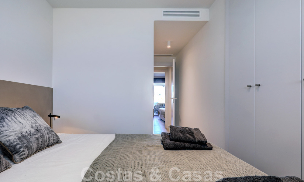 Appartement moderne de 3 chambres à coucher, prêt à être emménagé, à vendre dans un complexe golfique sur le nouveau Golden Mile, entre Marbella et Estepona 50803