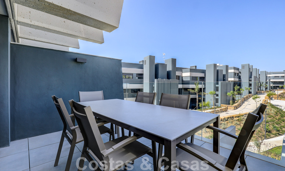 Appartement moderne de 3 chambres à coucher, prêt à être emménagé, à vendre dans un complexe golfique sur le nouveau Golden Mile, entre Marbella et Estepona 50814