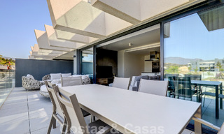 Appartement moderne de 3 chambres à coucher, prêt à être emménagé, à vendre dans un complexe golfique sur le nouveau Golden Mile, entre Marbella et Estepona 50817 