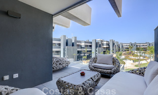 Appartement moderne de 3 chambres à coucher, prêt à être emménagé, à vendre dans un complexe golfique sur le nouveau Golden Mile, entre Marbella et Estepona 50821 