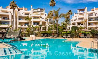 Appartement spacieux et élégant à vendre dans un complexe fermé sur une plage en front de mer avec vue sur la mer, sur le Nouveau Golden Mile de Marbella - Estepona 51292 