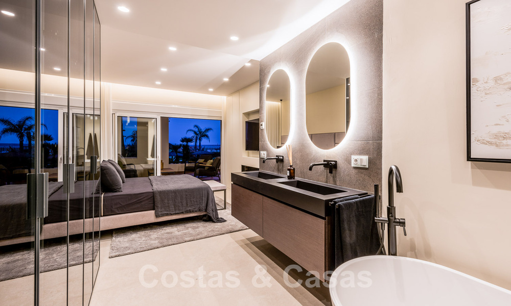 Appartement spacieux et élégant à vendre dans un complexe fermé sur une plage en front de mer avec vue sur la mer, sur le Nouveau Golden Mile de Marbella - Estepona 51293