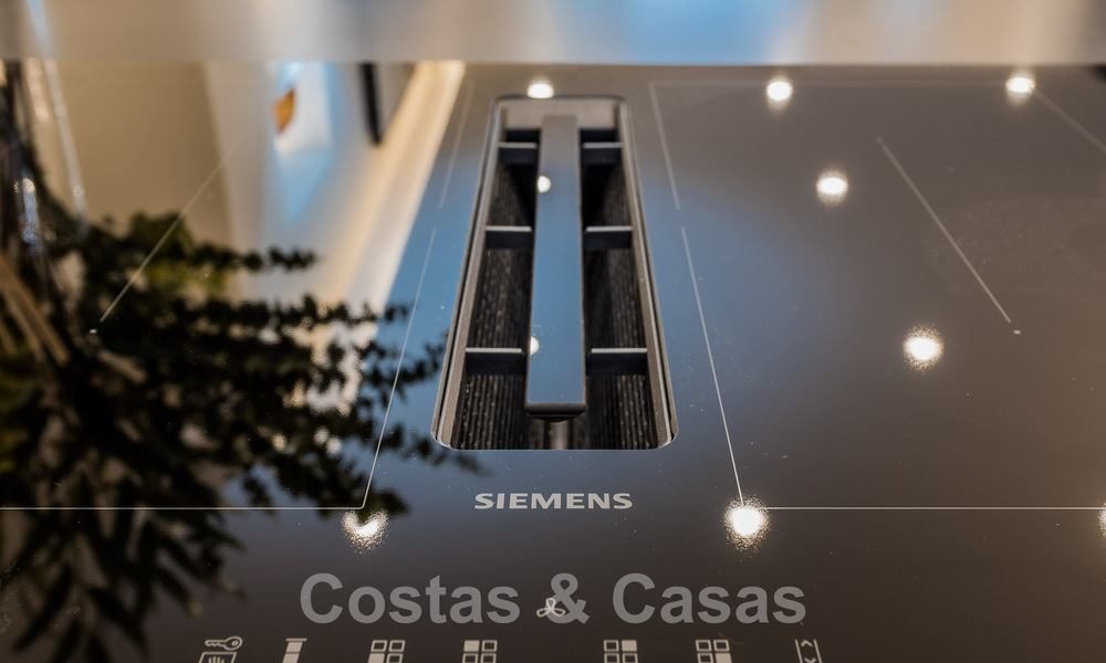 Appartement spacieux et élégant à vendre dans un complexe fermé sur une plage en front de mer avec vue sur la mer, sur le Nouveau Golden Mile de Marbella - Estepona 51296