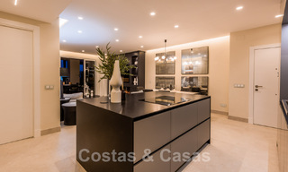 Appartement spacieux et élégant à vendre dans un complexe fermé sur une plage en front de mer avec vue sur la mer, sur le Nouveau Golden Mile de Marbella - Estepona 51298 