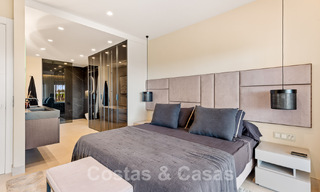 Appartement spacieux et élégant à vendre dans un complexe fermé sur une plage en front de mer avec vue sur la mer, sur le Nouveau Golden Mile de Marbella - Estepona 51301 