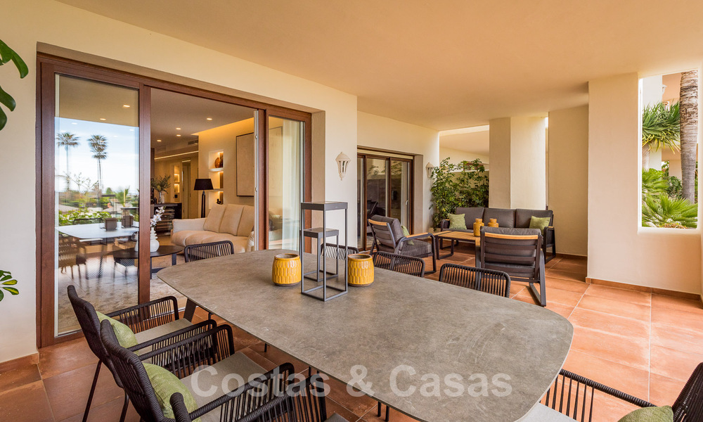 Appartement spacieux et élégant à vendre dans un complexe fermé sur une plage en front de mer avec vue sur la mer, sur le Nouveau Golden Mile de Marbella - Estepona 51304