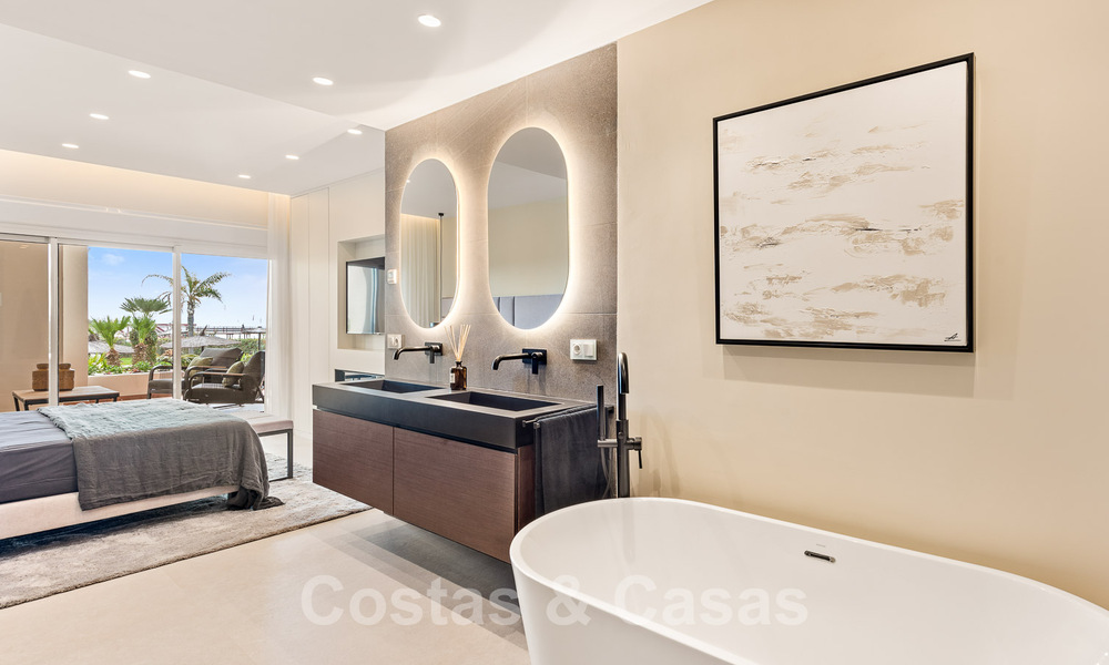 Appartement spacieux et élégant à vendre dans un complexe fermé sur une plage en front de mer avec vue sur la mer, sur le Nouveau Golden Mile de Marbella - Estepona 51308