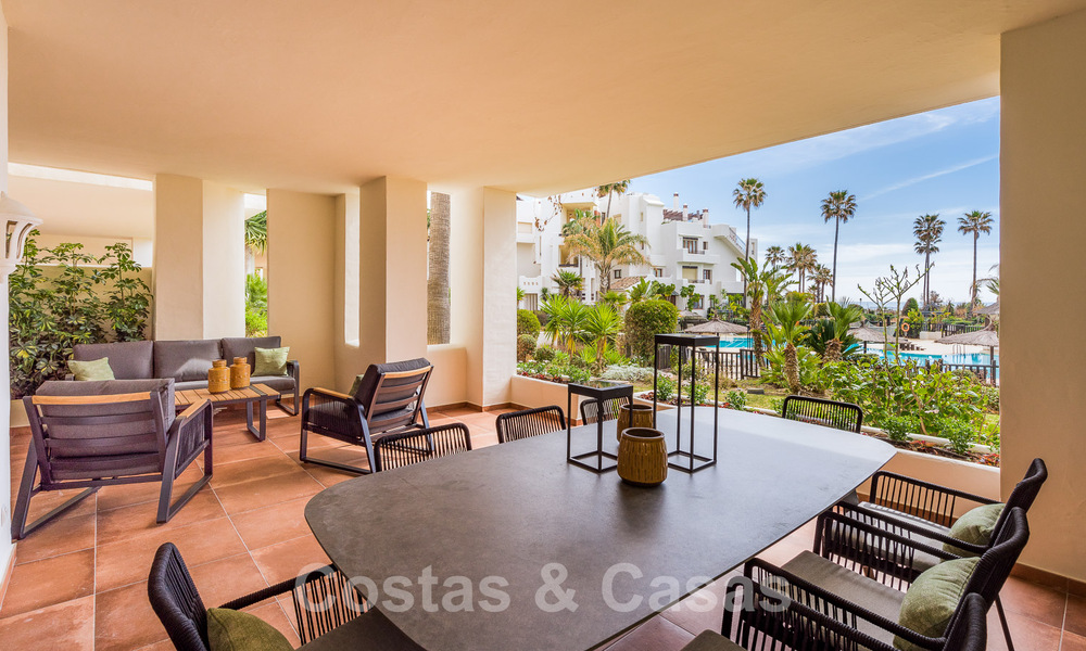 Appartement spacieux et élégant à vendre dans un complexe fermé sur une plage en front de mer avec vue sur la mer, sur le Nouveau Golden Mile de Marbella - Estepona 51312
