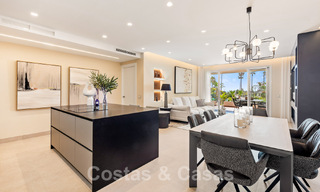 Appartement spacieux et élégant à vendre dans un complexe fermé sur une plage en front de mer avec vue sur la mer, sur le Nouveau Golden Mile de Marbella - Estepona 51313 