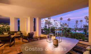 Appartement spacieux et élégant à vendre dans un complexe fermé sur une plage en front de mer avec vue sur la mer, sur le Nouveau Golden Mile de Marbella - Estepona 51316 