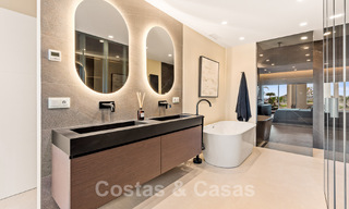 Appartement spacieux et élégant à vendre dans un complexe fermé sur une plage en front de mer avec vue sur la mer, sur le Nouveau Golden Mile de Marbella - Estepona 51327 