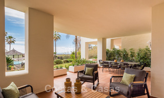 Appartement spacieux et élégant à vendre dans un complexe fermé sur une plage en front de mer avec vue sur la mer, sur le Nouveau Golden Mile de Marbella - Estepona 51337 