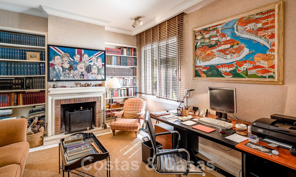 Villa de luxe indépendante de style méditerranéen à vendre à deux pas de la plage et des commodités dans la prestigieuse Guadalmina Baja à Marbella 51251