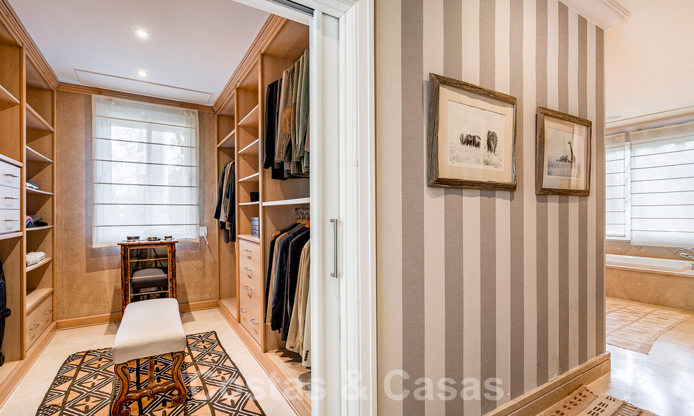 Villa de luxe indépendante de style méditerranéen à vendre à deux pas de la plage et des commodités dans la prestigieuse Guadalmina Baja à Marbella 51253