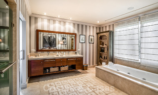 Villa de luxe indépendante de style méditerranéen à vendre à deux pas de la plage et des commodités dans la prestigieuse Guadalmina Baja à Marbella 51254 