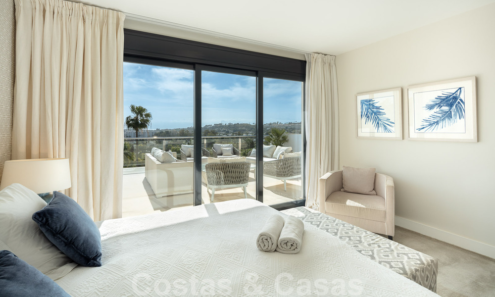 Villa de luxe espagnole à vendre avec une architecture méditerranéenne contemporaine située au cœur de la vallée du golf de Nueva Andalucia à Marbella 51217