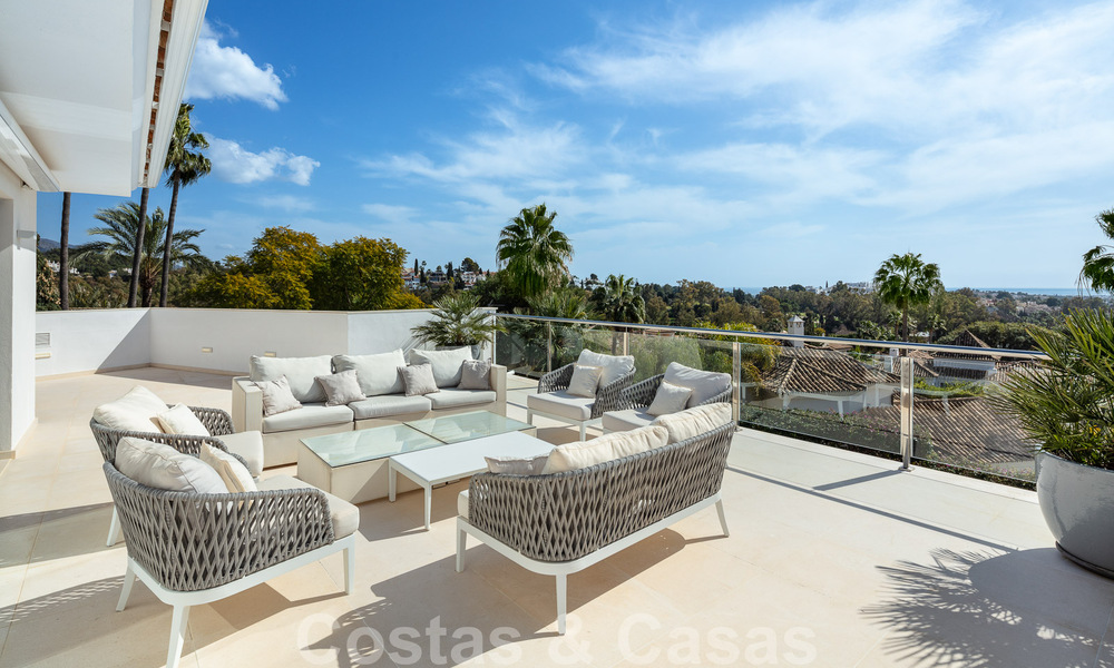 Villa de luxe espagnole à vendre avec une architecture méditerranéenne contemporaine située au cœur de la vallée du golf de Nueva Andalucia à Marbella 51219