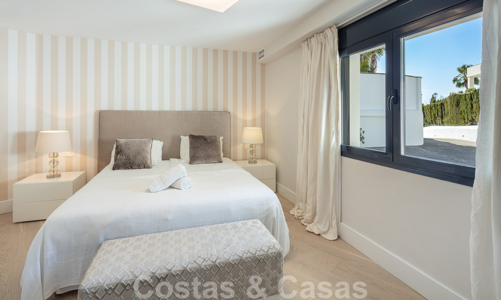 Villa de luxe espagnole à vendre avec une architecture méditerranéenne contemporaine située au cœur de la vallée du golf de Nueva Andalucia à Marbella 51231