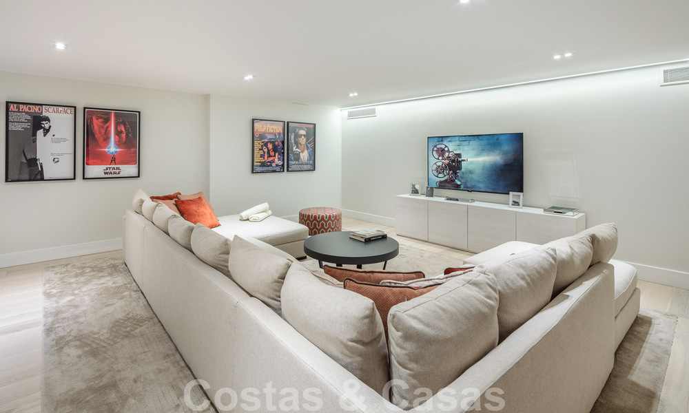 Villa de luxe espagnole à vendre avec une architecture méditerranéenne contemporaine située au cœur de la vallée du golf de Nueva Andalucia à Marbella 51235