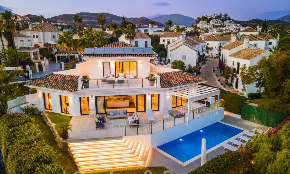 Villa de luxe espagnole à vendre avec une architecture méditerranéenne contemporaine située au cœur de la vallée du golf de Nueva Andalucia à Marbella 51239