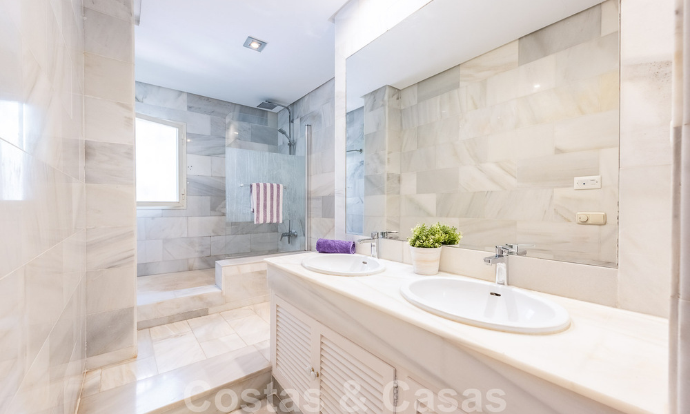 Appartement de 3 chambres à vendre dans un complexe fermé en bord de mer à quelques pas de la plage à San Pedro, Marbella 51173