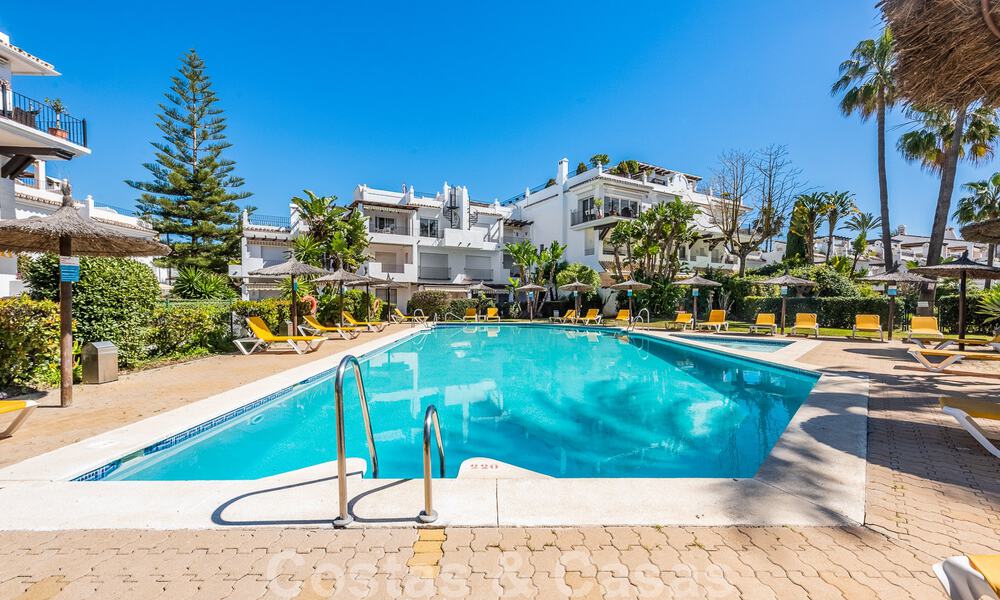 Appartement de 3 chambres à vendre dans un complexe fermé en bord de mer à quelques pas de la plage à San Pedro, Marbella 51180