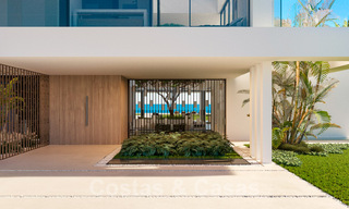 Villa design exclusive à vendre sur une plage de première ligne avec vue imprenable sur la mer sur le nouveau Golden Mile entre Marbella et Estepona 51186 