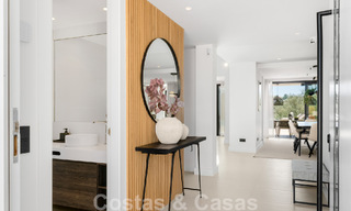 Villa de luxe à vendre, prête à emménager, adjacente au terrain de golf Las Brisas, dans une communauté fermée de la vallée du golf de Nueva Andalucia, Marbella 51434 