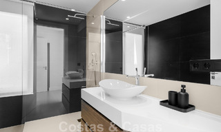 Villa de luxe à vendre, prête à emménager, adjacente au terrain de golf Las Brisas, dans une communauté fermée de la vallée du golf de Nueva Andalucia, Marbella 51438 