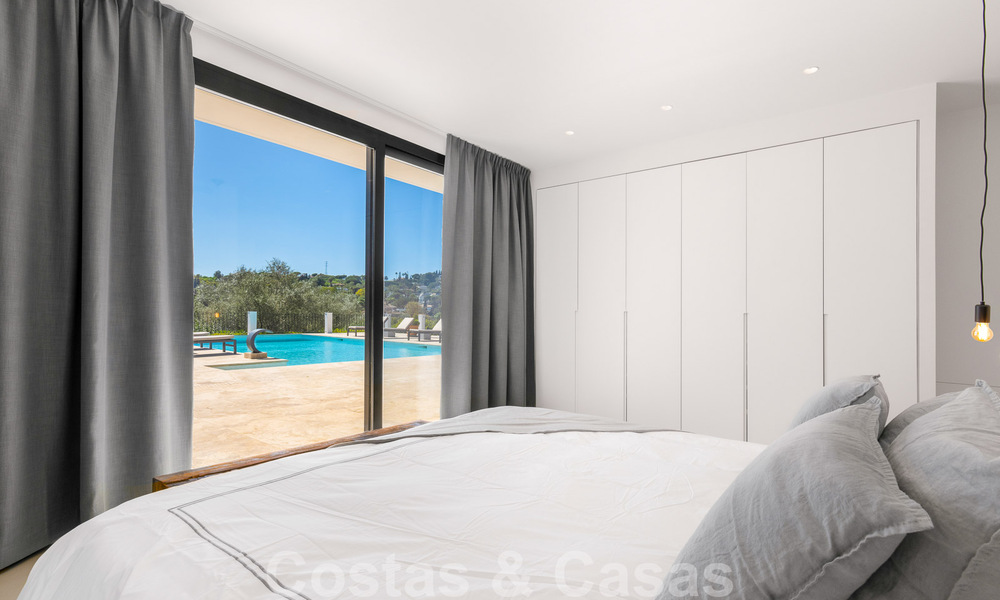 Villa de luxe à vendre, prête à emménager, adjacente au terrain de golf Las Brisas, dans une communauté fermée de la vallée du golf de Nueva Andalucia, Marbella 51439
