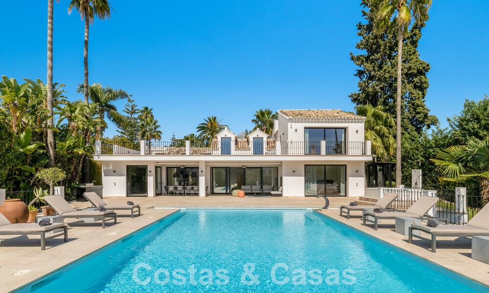 Villa de luxe à vendre, prête à emménager, adjacente au terrain de golf Las Brisas, dans une communauté fermée de la vallée du golf de Nueva Andalucia, Marbella 51448