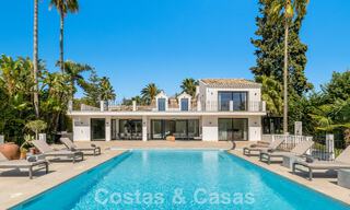 Villa de luxe à vendre, prête à emménager, adjacente au terrain de golf Las Brisas, dans une communauté fermée de la vallée du golf de Nueva Andalucia, Marbella 51448 